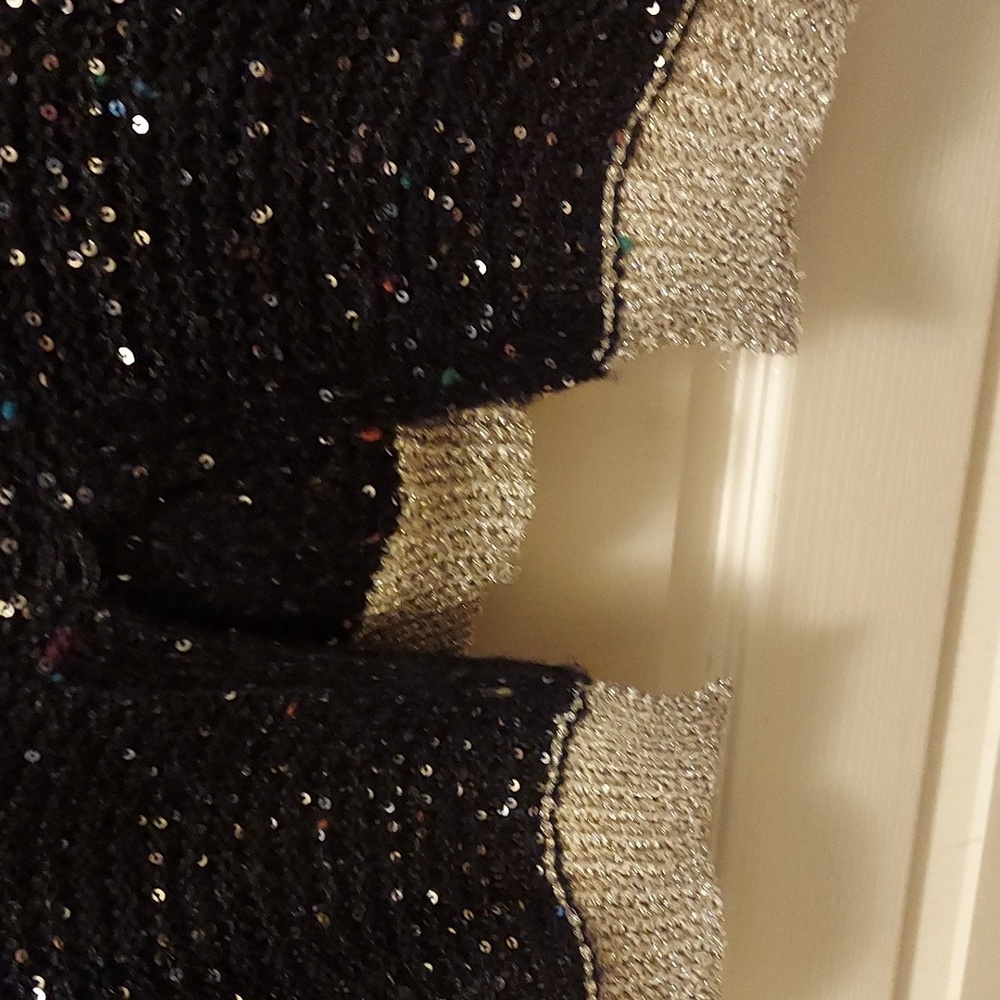 Sweater - Picture 6 of 7